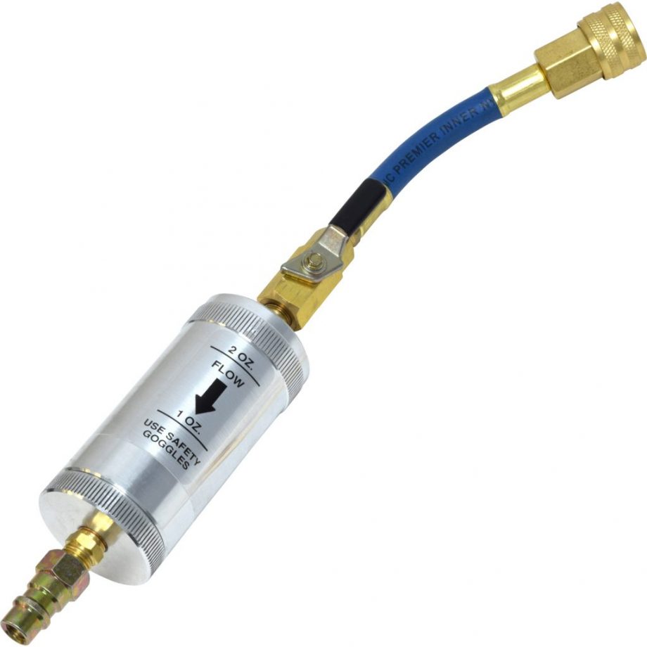 R134A  2oz Oil Injector 13mmMx13mmF with low-side coupler on the outlet hose